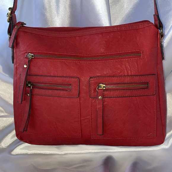 Bueno Multi Pocket Crossbody Red Pebbled Vegan Leather Brass Accents Adjustable - Picture 3 of 13
